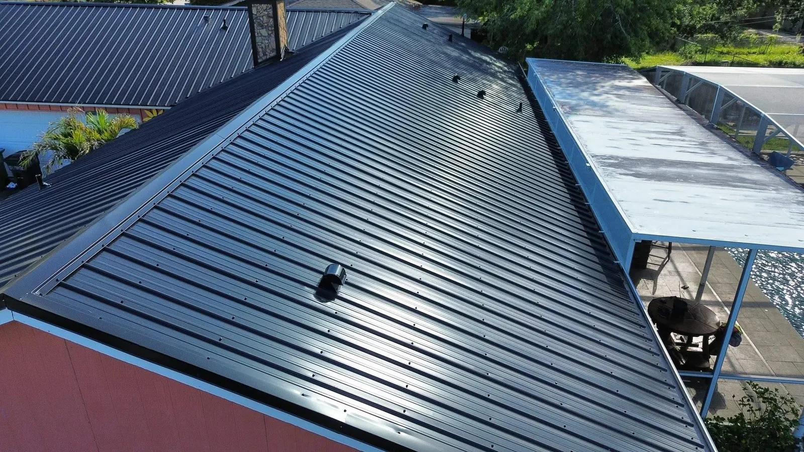 Close view of the black rib panels along the ridge